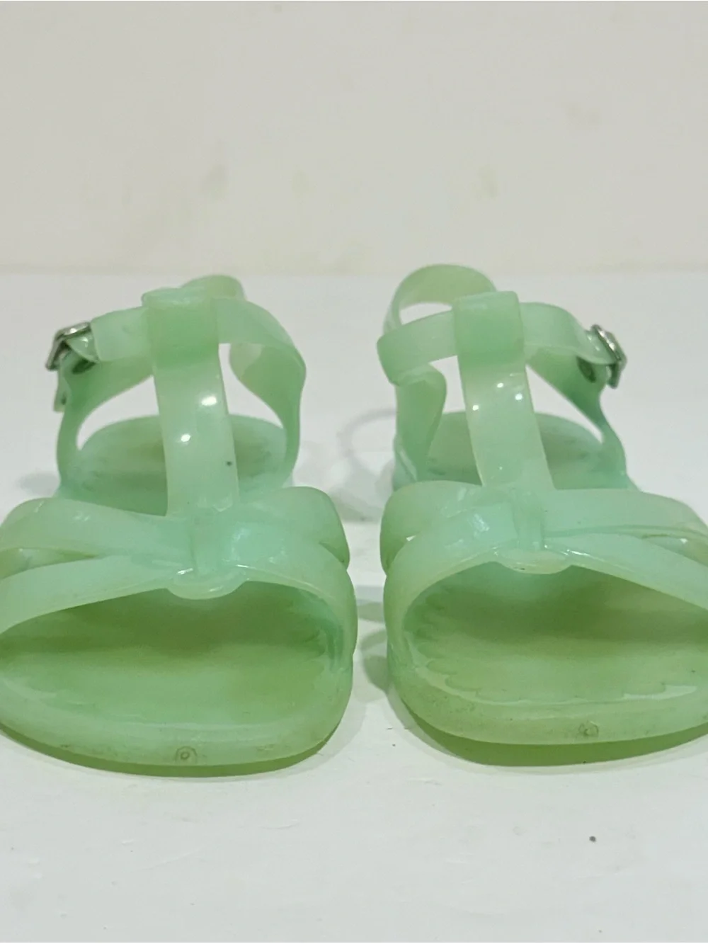 Old Navy Mint Green Strappy T Sling Back Snap Closure Jelly Sandals Sz 11 Kids